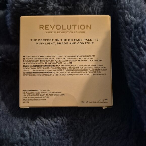 NIB - Makeup Revolution Contour Powder Compact - Light - Picture 2 of 3